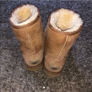 brown ugg boots